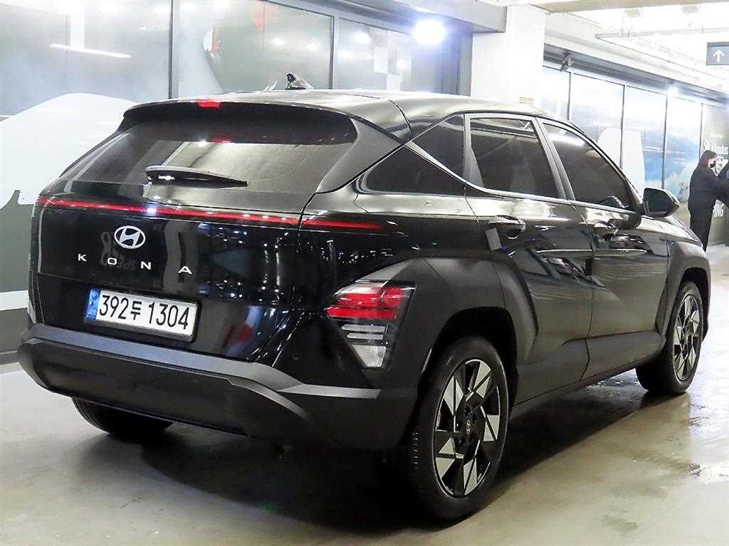 HYUNDAI Kona - Vista 4