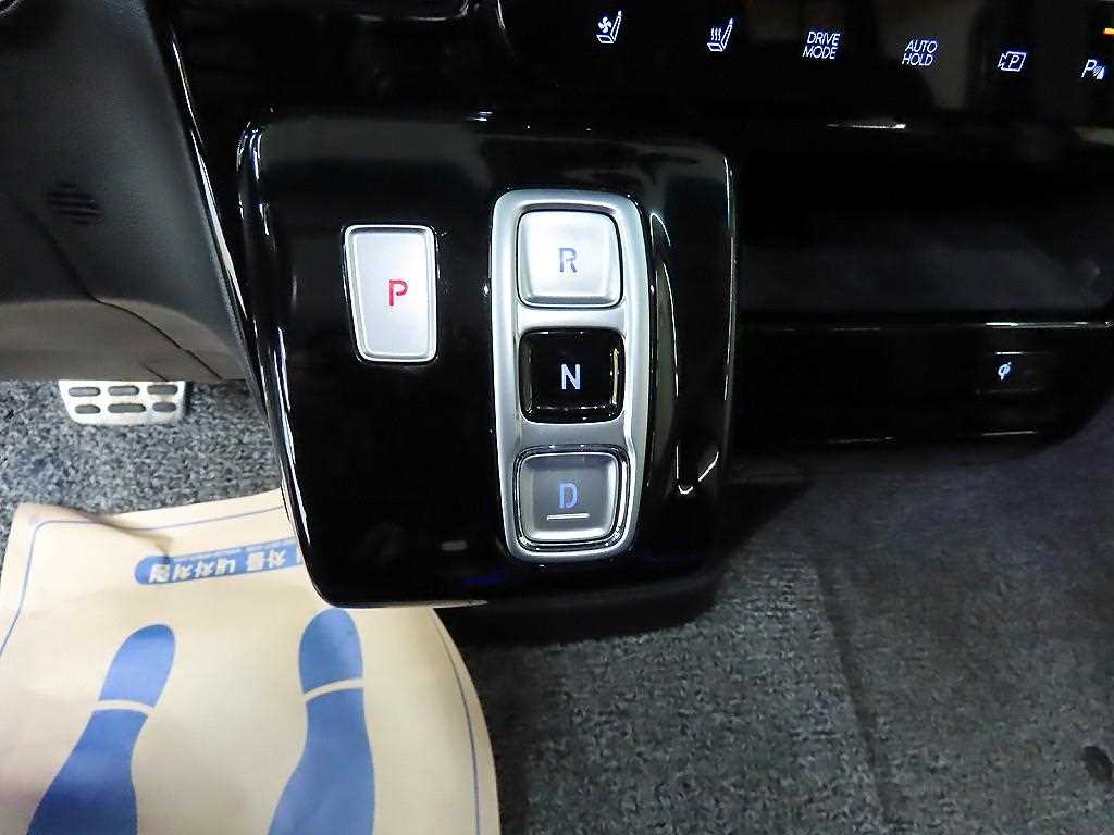 HYUNDAI Staria - Vista 10