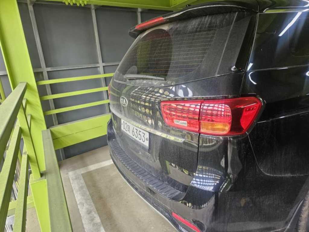 KIA Carnival - Vista 3