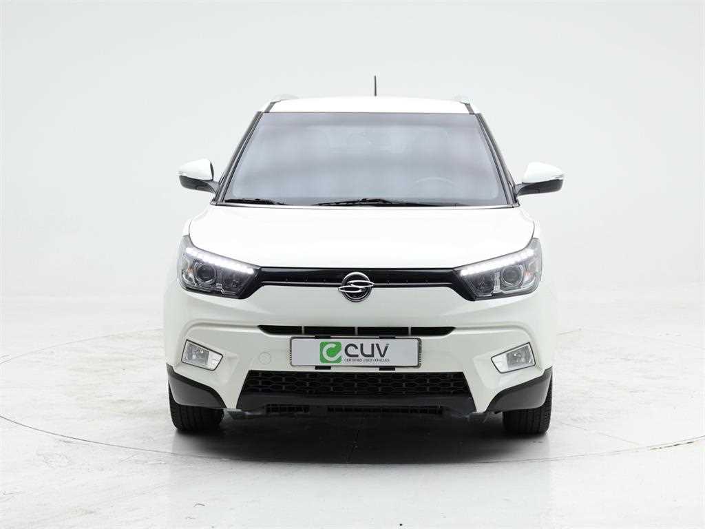 Ssangyong Tivoli - Vista 2