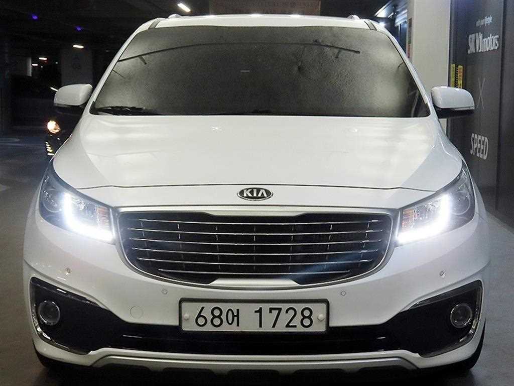 KIA Carnival - Vista 2