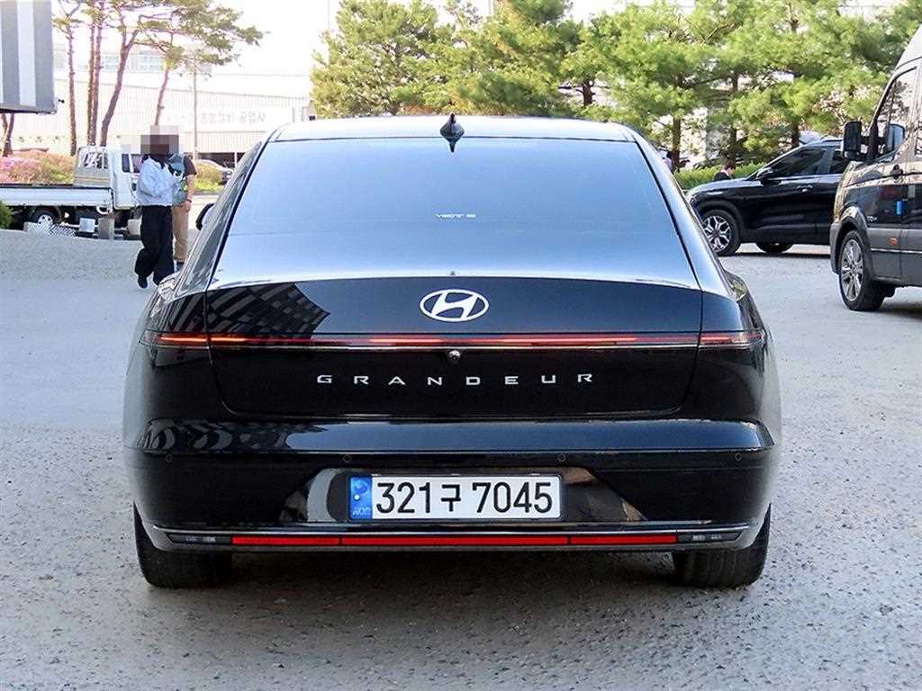 HYUNDAI Grandeur - Vista 5
