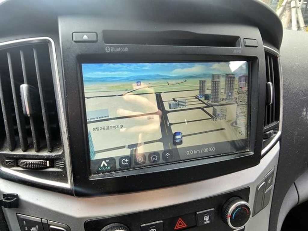 HYUNDAI Starex - Vista 8