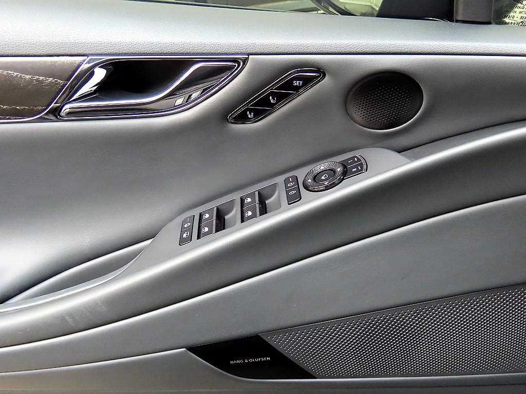 Genesis G80 - Vista 12