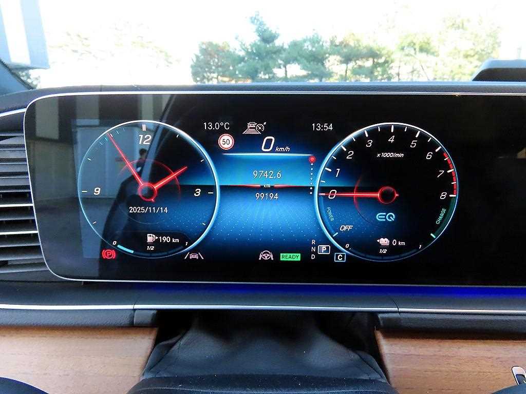 Mercedes Benz GLE Class - Vista 9