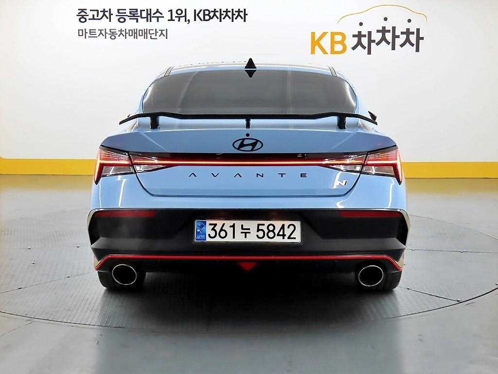 HYUNDAI Avante - Vista 3