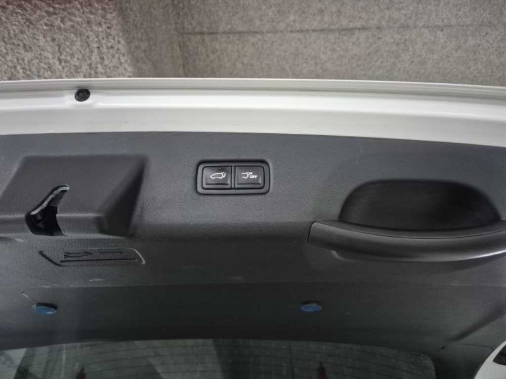 KIA Carnival - Vista 6