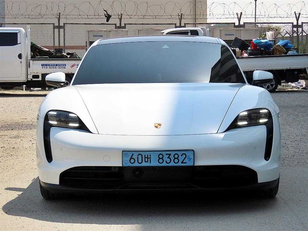 Porsche Taycan 2022 Blanco - Importación desde Corea - HF Imports Iquique - Foto 1