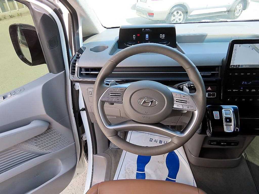 HYUNDAI Staria - Vista 9