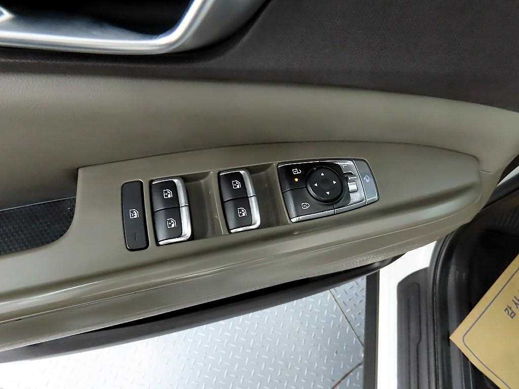 KIA Carnival - Vista 11