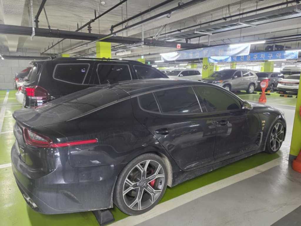 KIA Stinger - Vista 3