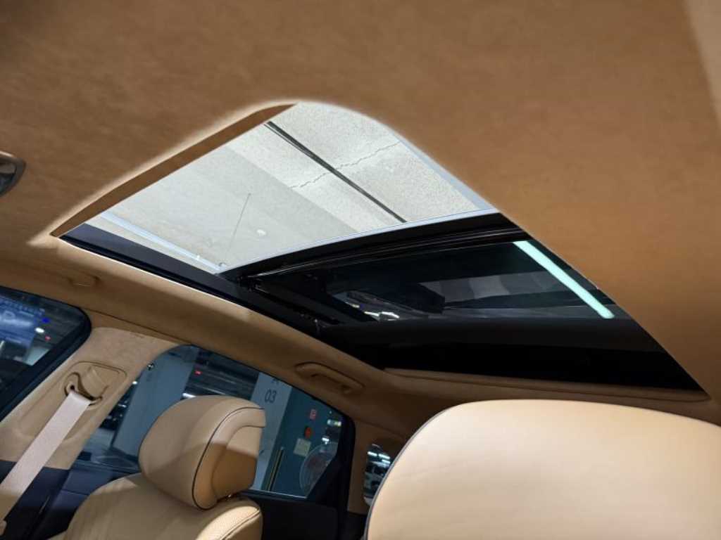 Genesis G80 - Vista 12