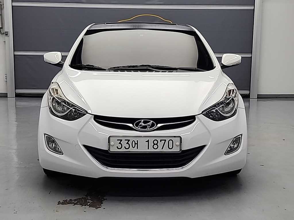 HYUNDAI Avante - Vista 2