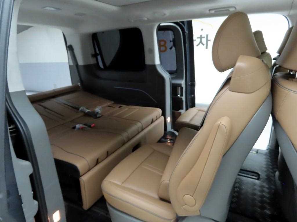 HYUNDAI Staria - Vista 12