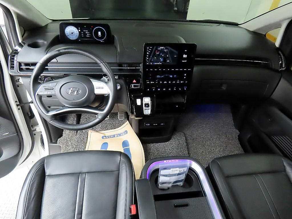 HYUNDAI Staria - Vista 7