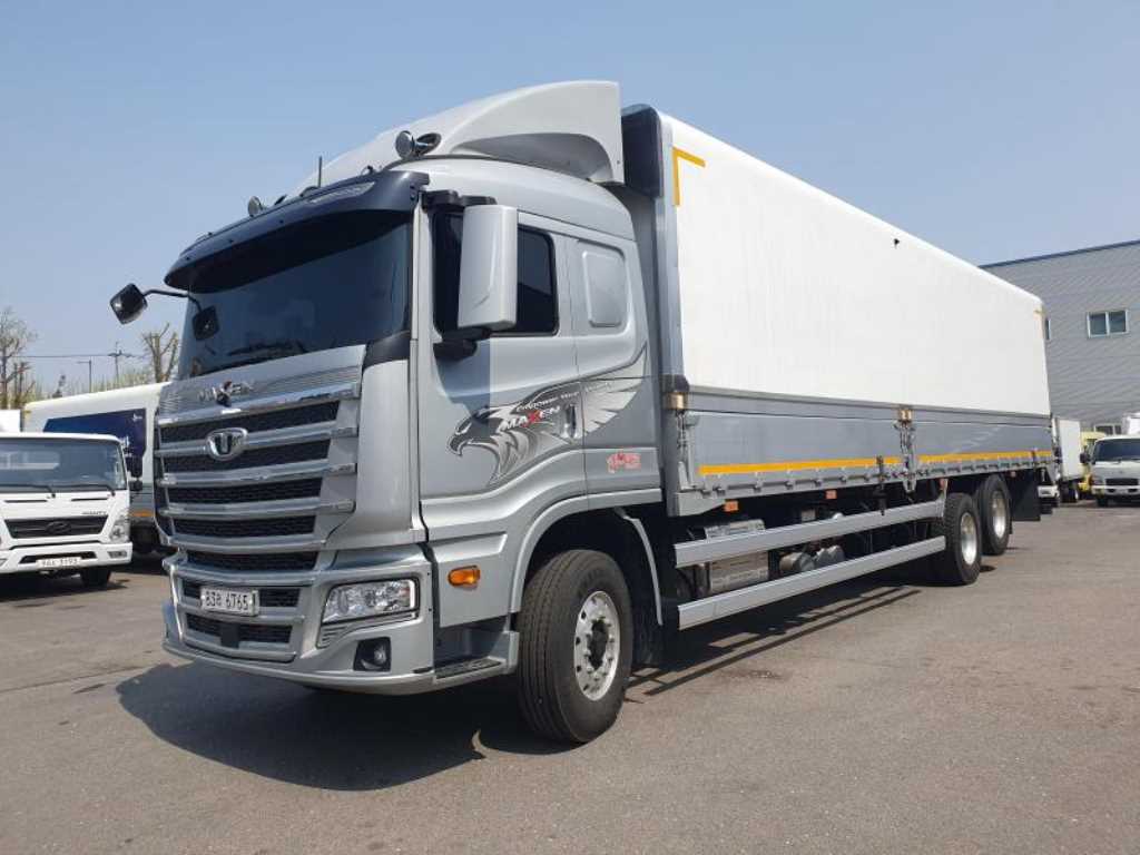 medium and large cargo truck - Vista 4