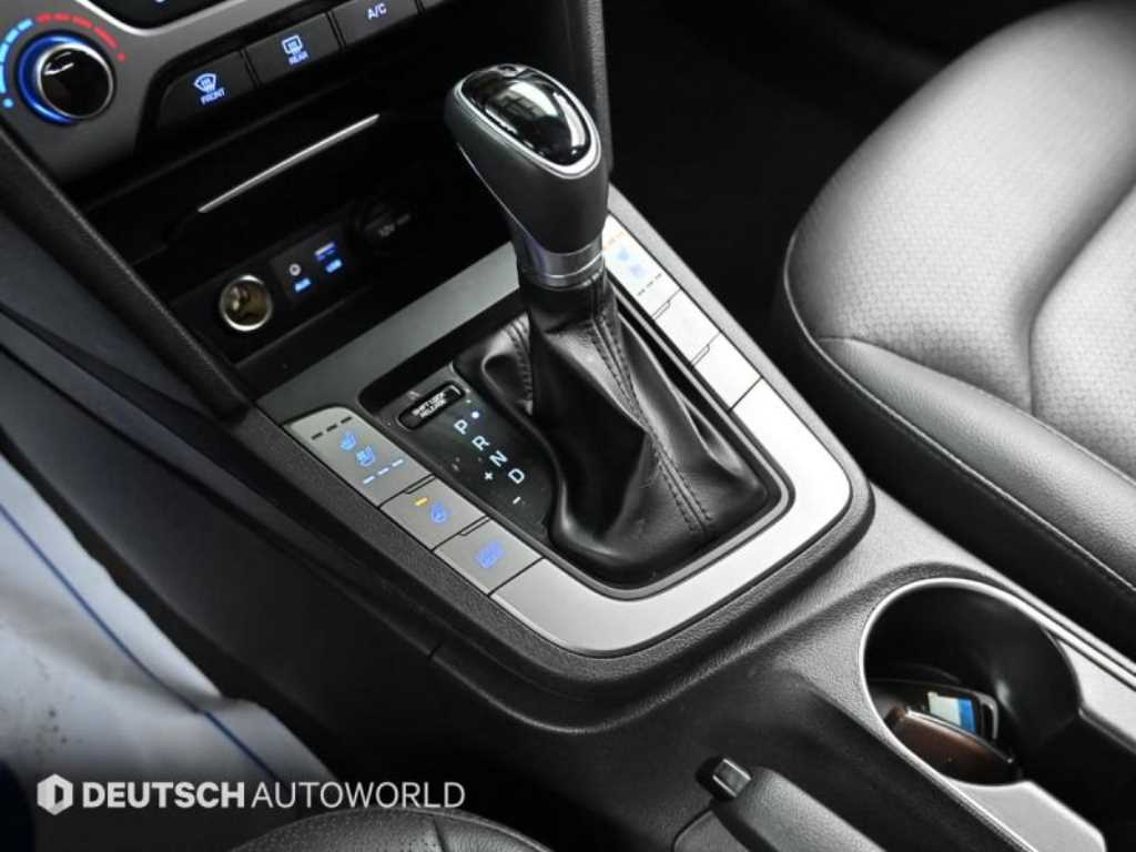 HYUNDAI Avante - Vista 9