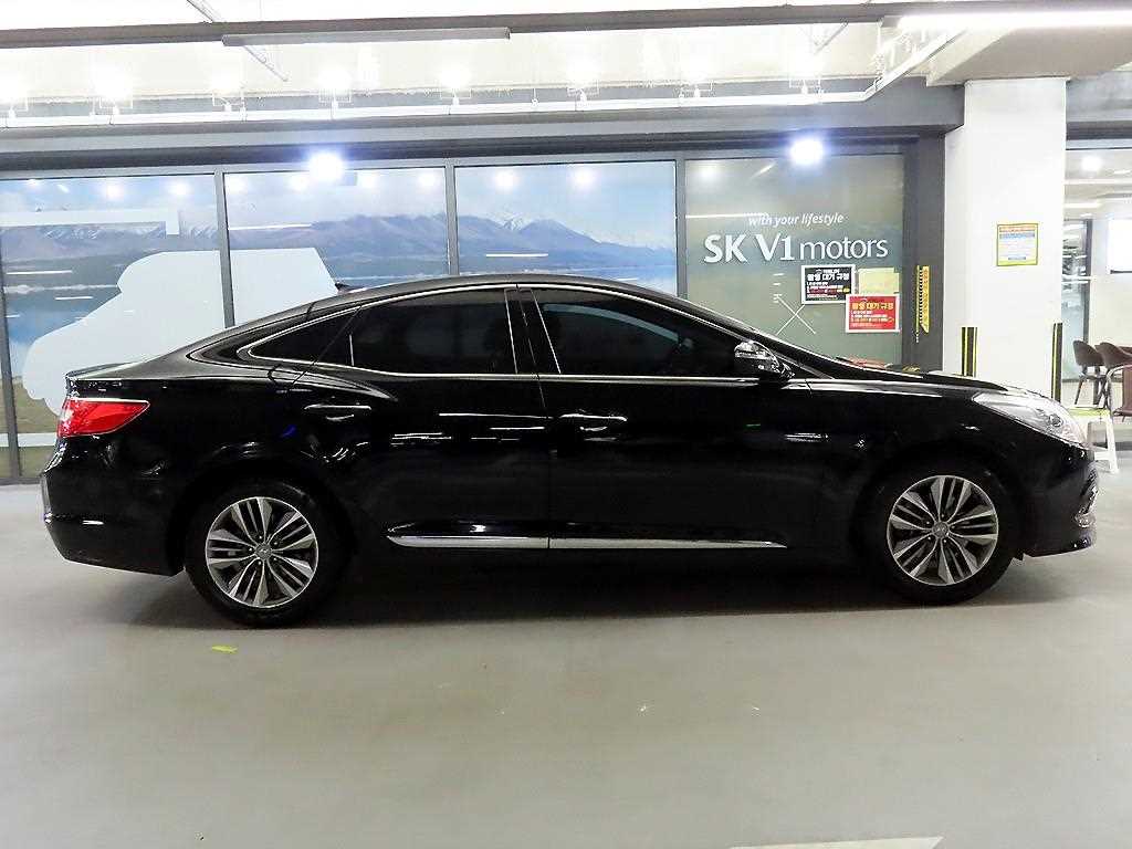 HYUNDAI Grandeur - Vista 3