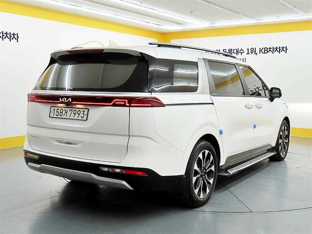 KIA Carnival - Vista 4