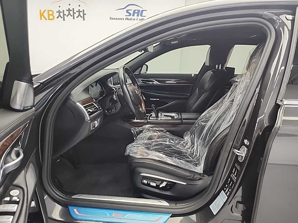 BMW 7 Series - Vista 11