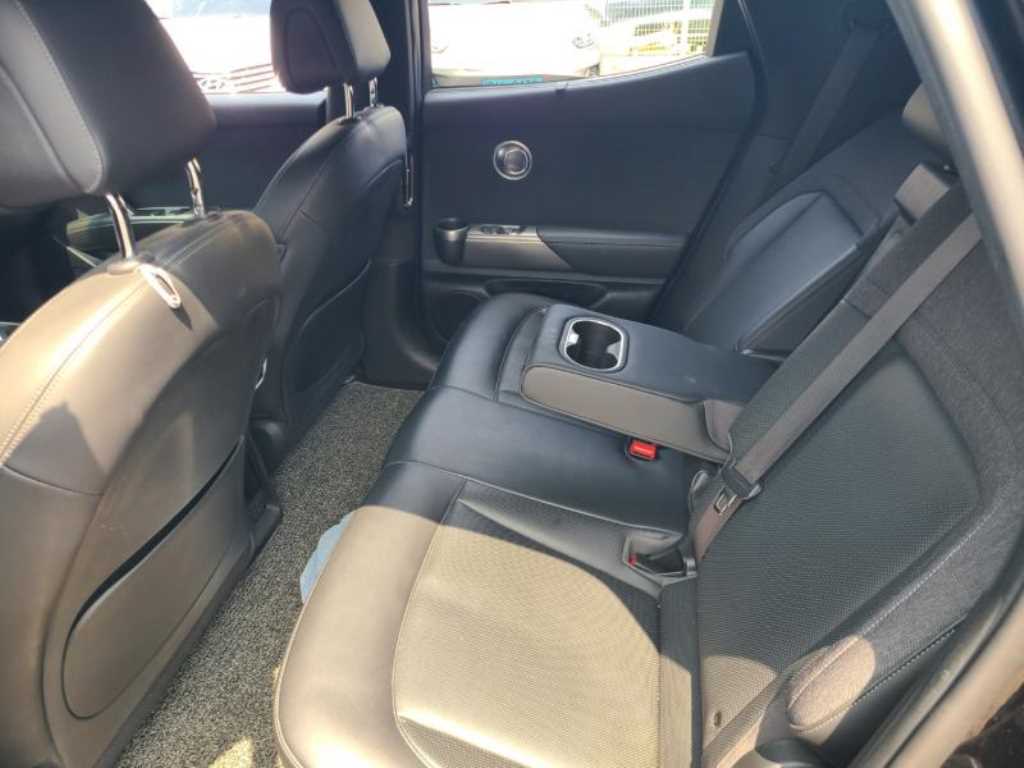 Genesis GV60 - Vista 7