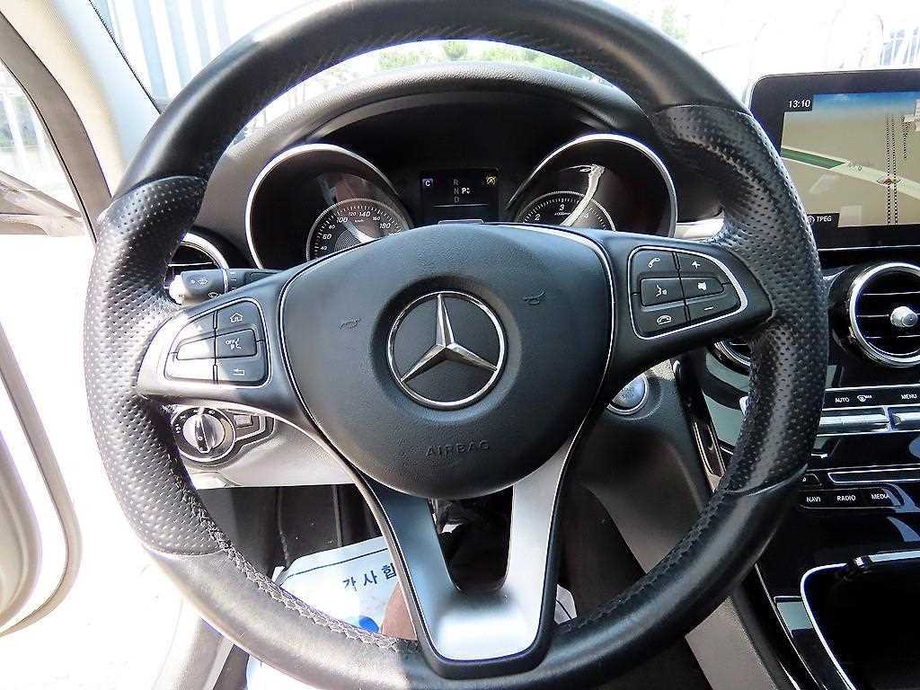 Mercedes Benz C Class - Vista 8