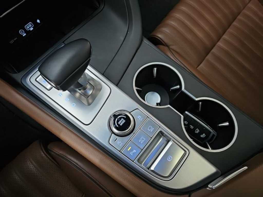 Genesis G70 - Vista 12