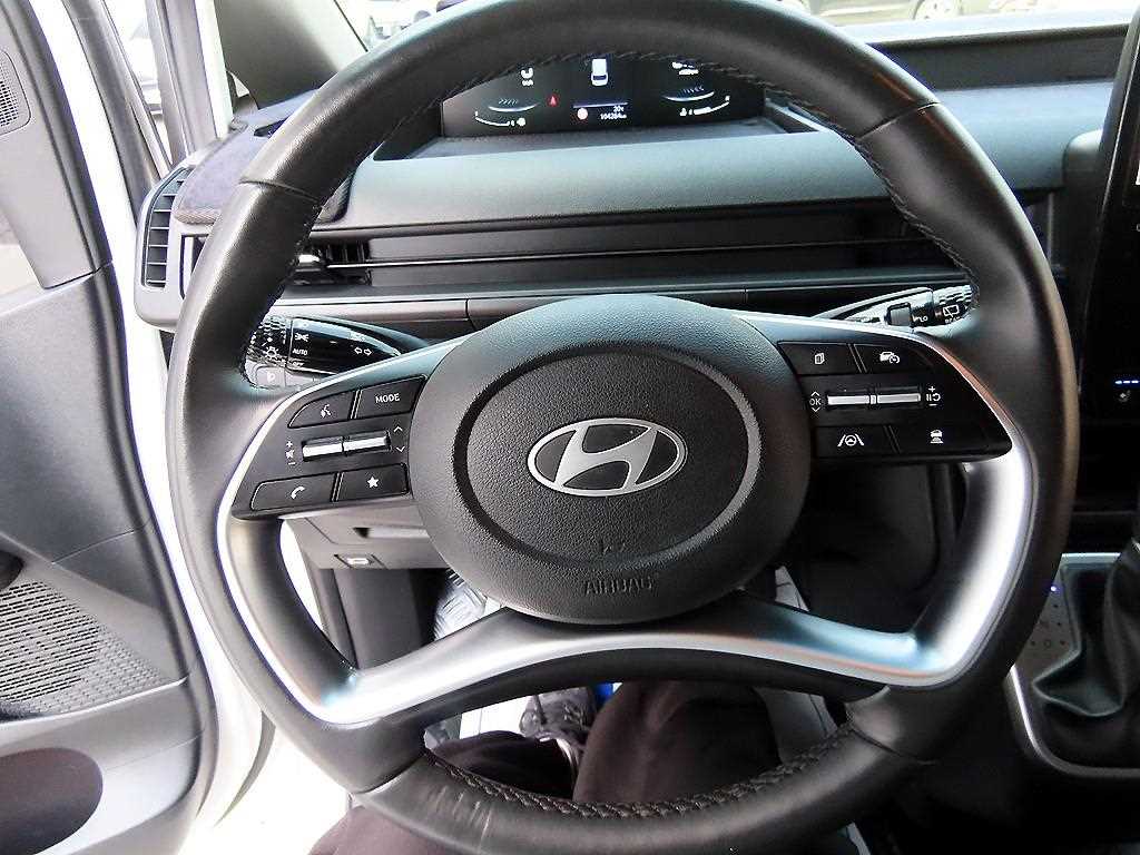 HYUNDAI Staria - Vista 8