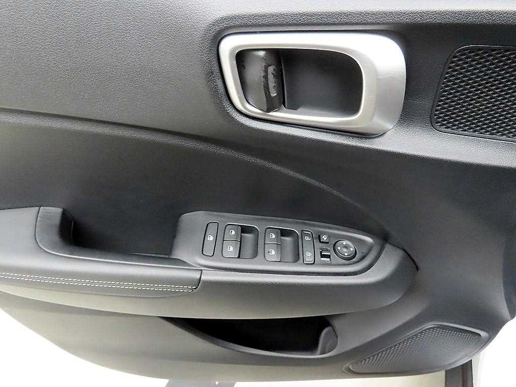 HYUNDAI Venue - Vista 11