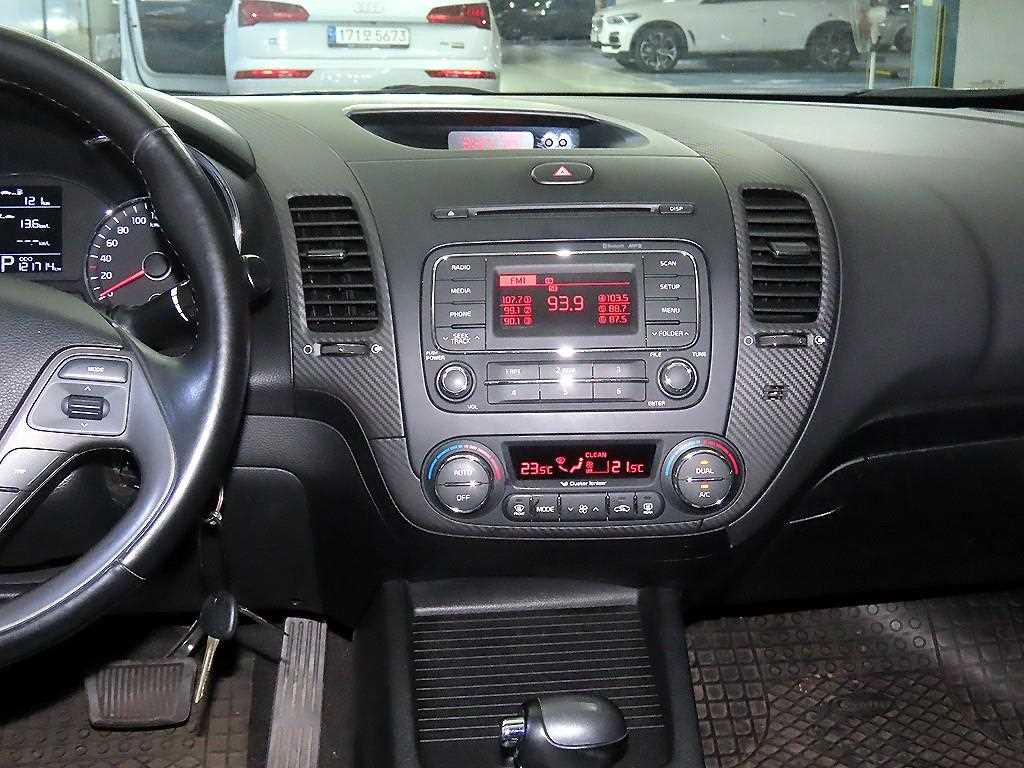 KIA K3 - Vista 11