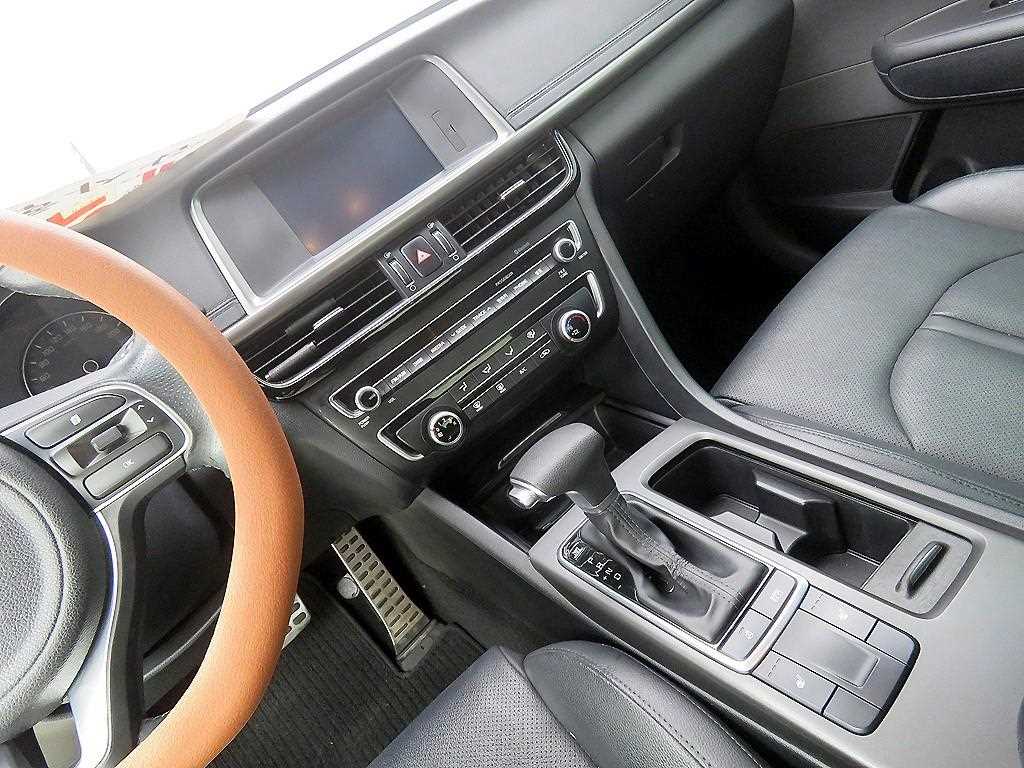 KIA K5 - Vista 9