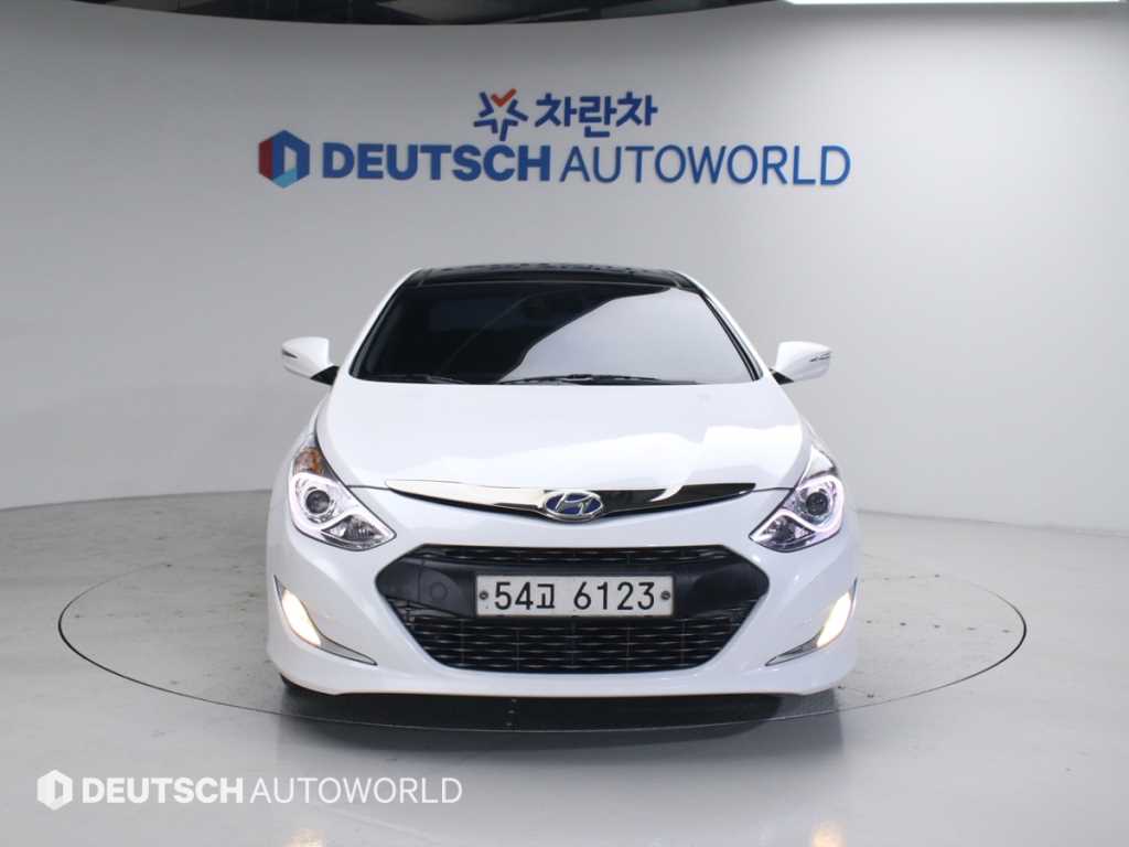 HYUNDAI Sonata - Vista 3