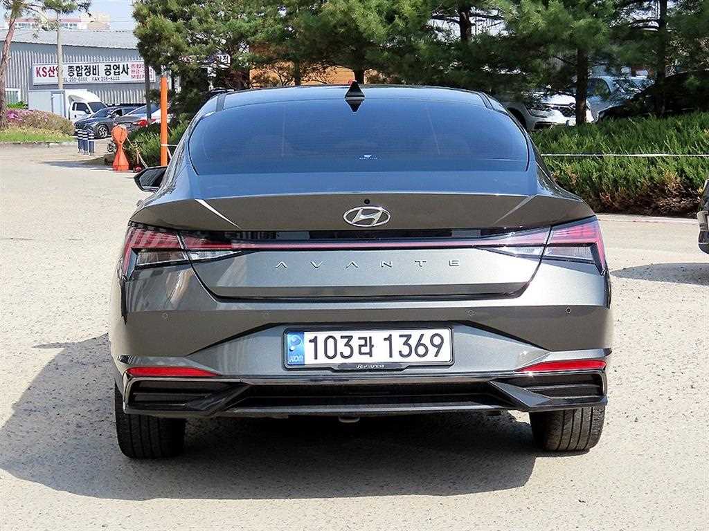 HYUNDAI Avante - Vista 4