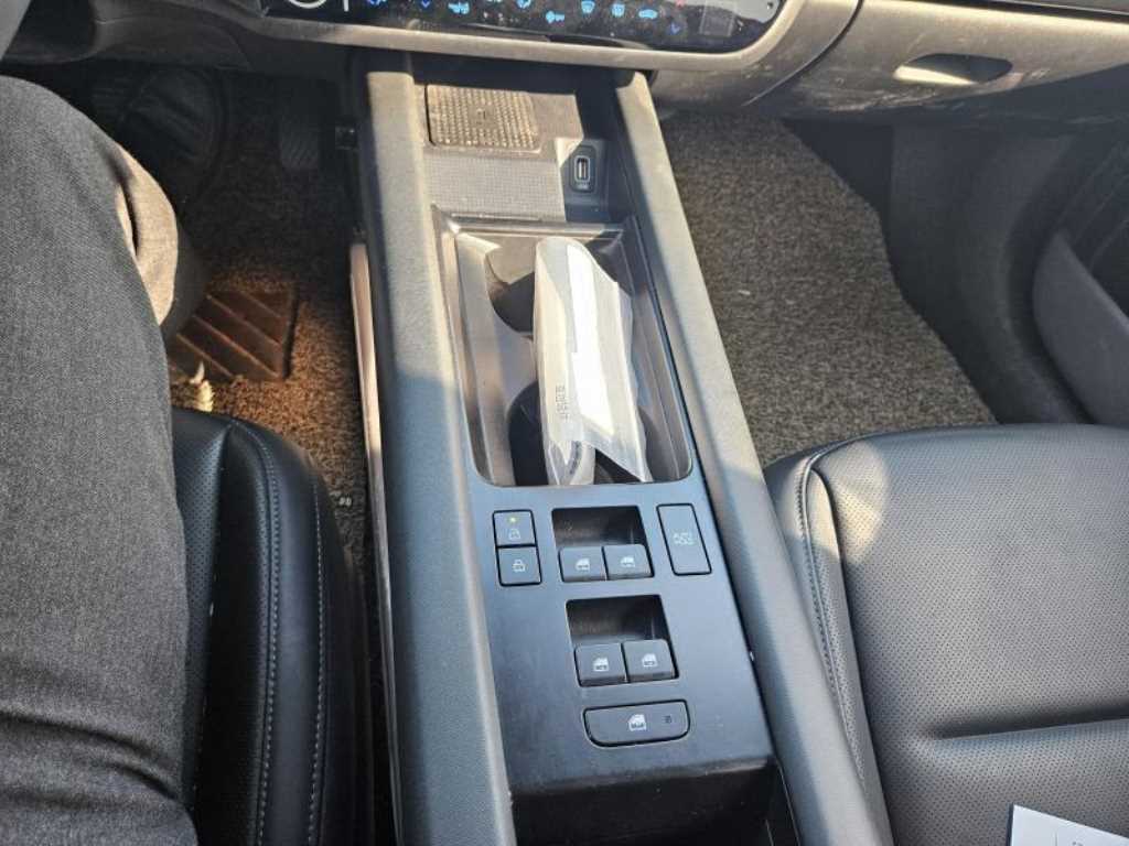 HYUNDAI Ioniq 6 - Vista 12