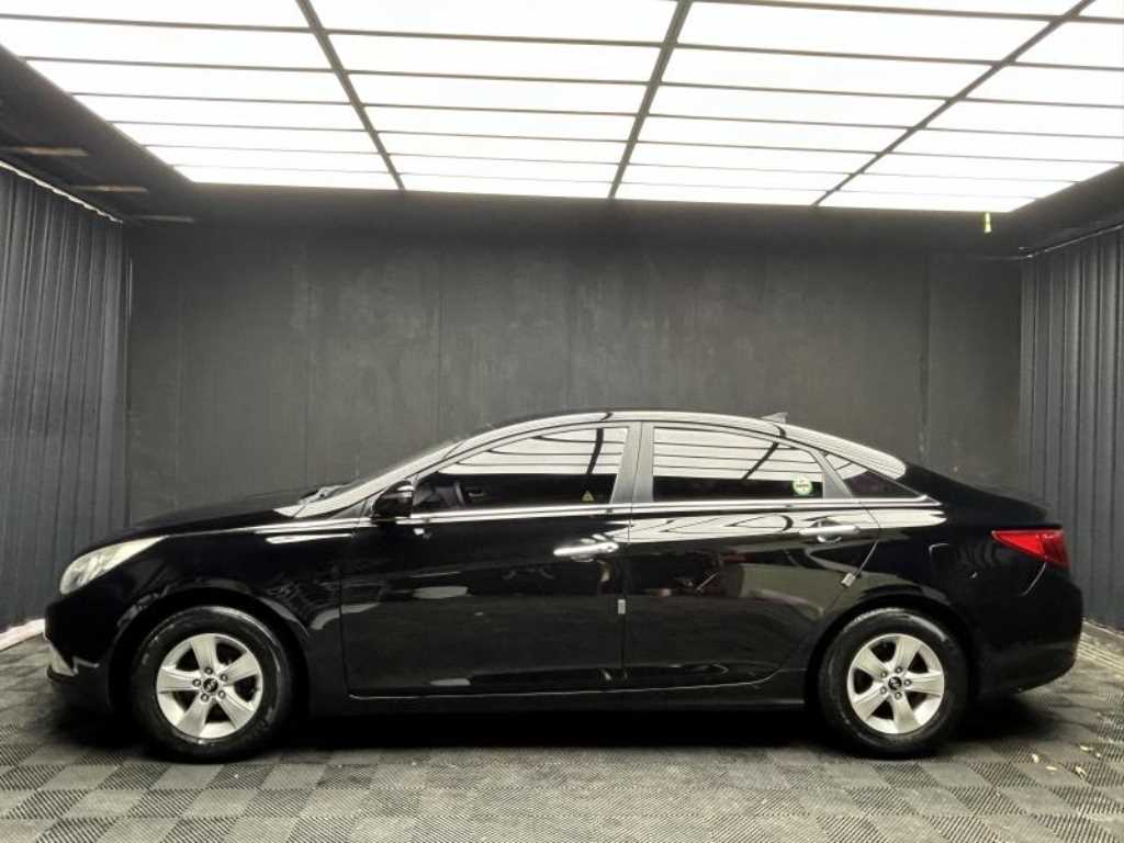 HYUNDAI Sonata - Vista 2