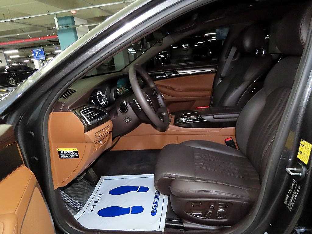 Genesis G90 - Vista 6