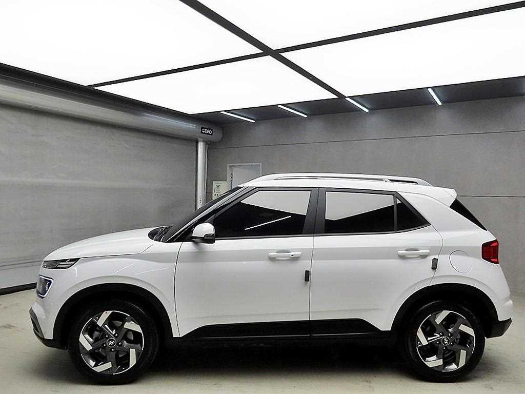 HYUNDAI Venue - Vista 4