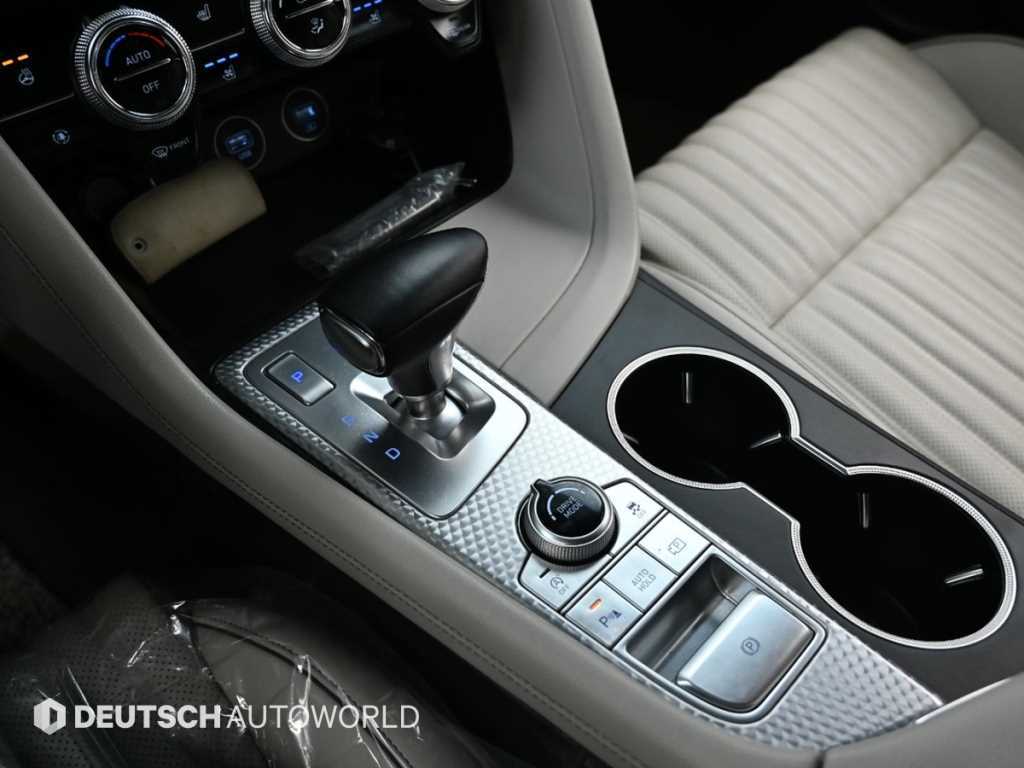 Genesis G70 - Vista 9