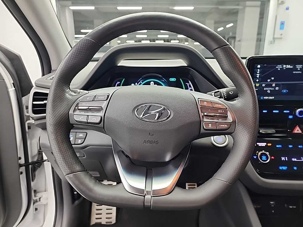 HYUNDAI Ioniq - Vista 9