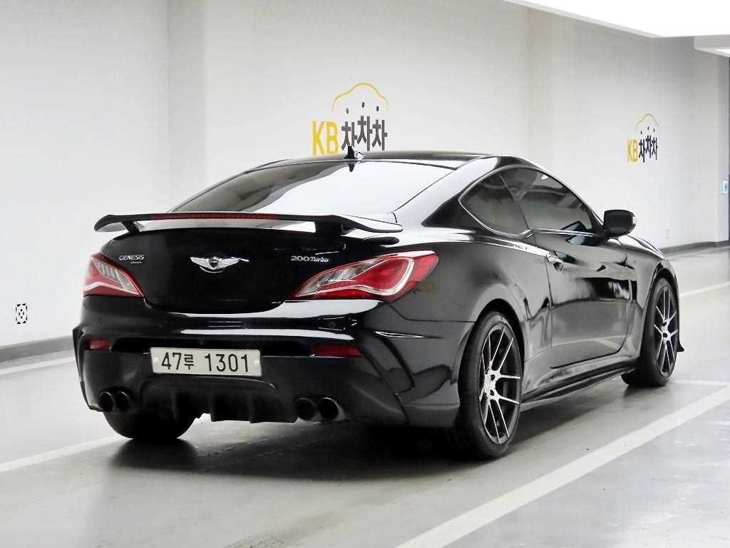 HYUNDAI Genesis - Vista 3