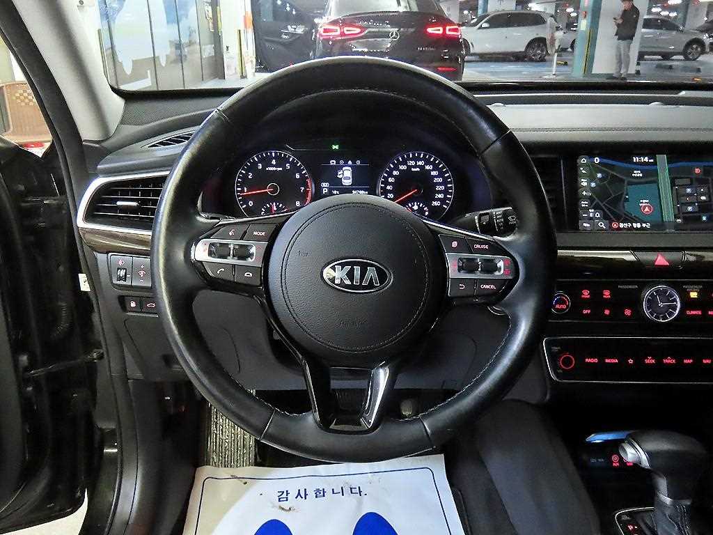 KIA K7 - Vista 8