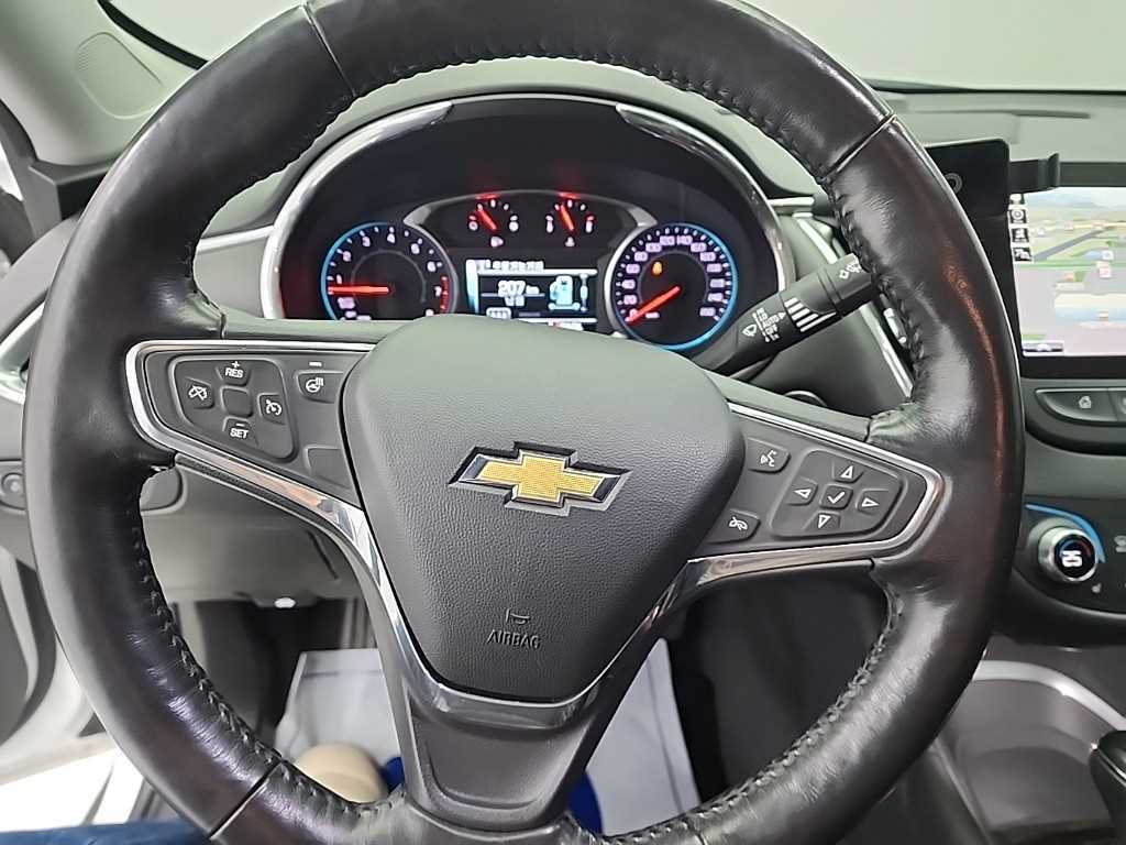 Chevrolet Malibu - Vista 10