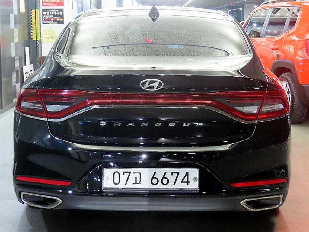 HYUNDAI Grandeur - Vista 5