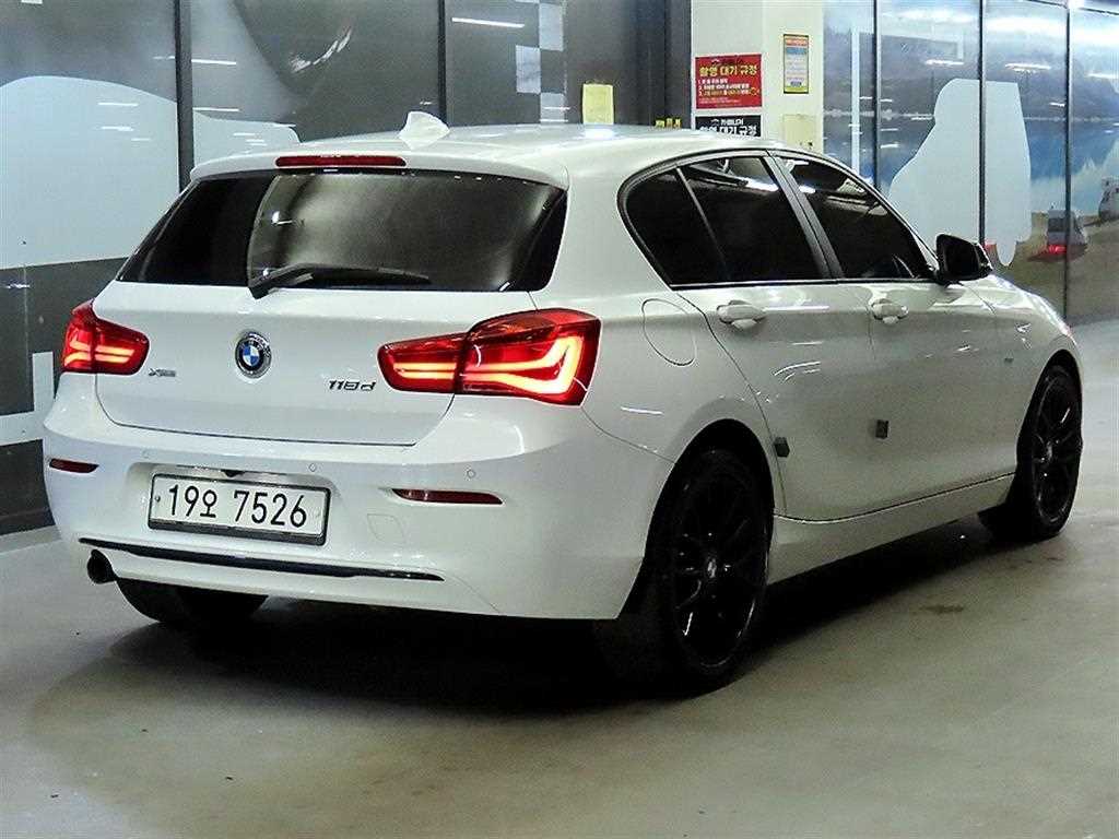 BMW 1 series - Vista 4