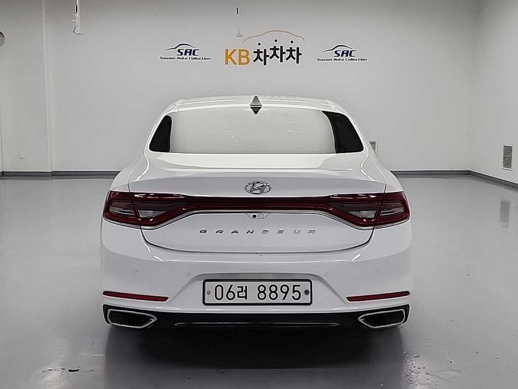 HYUNDAI Grandeur - Vista 3