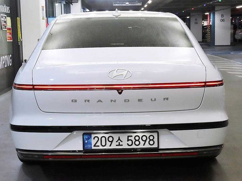HYUNDAI Grandeur - Vista 6