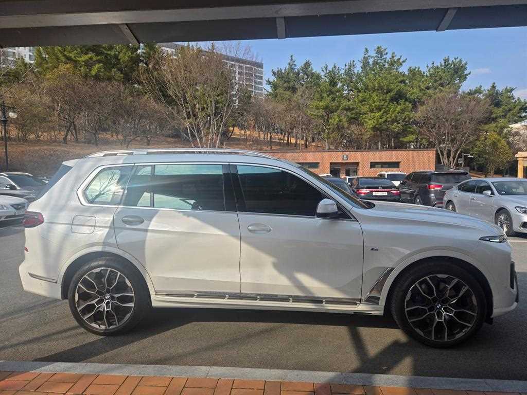 BMW X7 - Vista 5