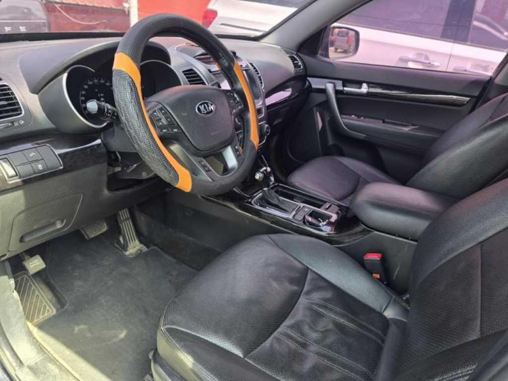 KIA Sorento - Vista 8
