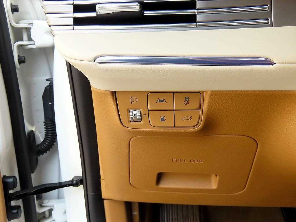 HYUNDAI Grandeur - Vista 12