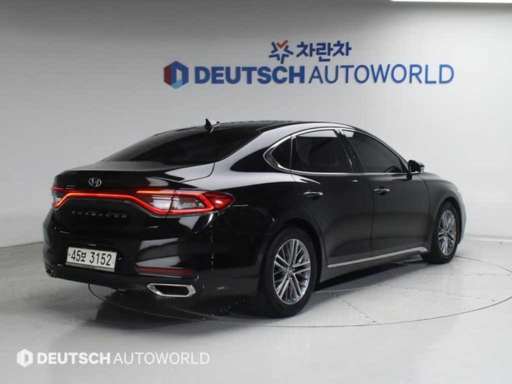 HYUNDAI Grandeur - Vista 2